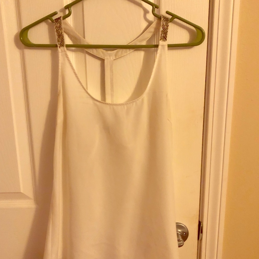 White T back, bow tank - medium